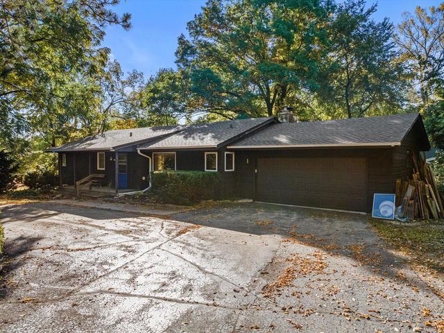 11595 W Edgerton AVENUE, Hales Corners, WI 53130