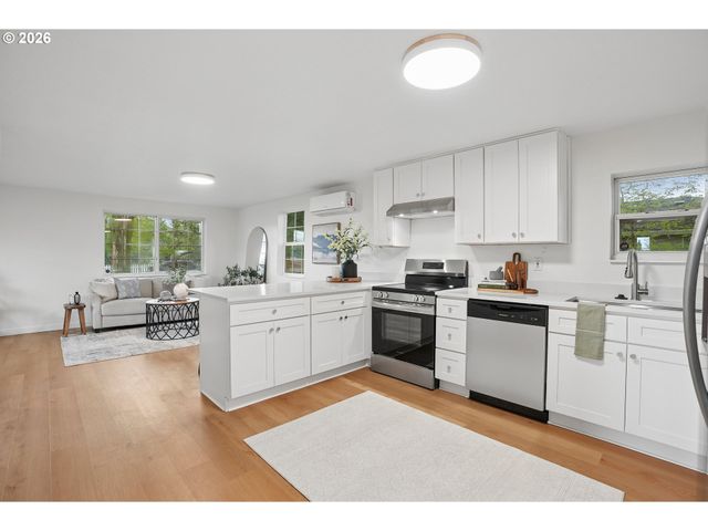 11931 Se RAYMOND St, Portland, OR 97266