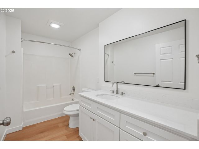 11931 Se RAYMOND St, Portland, OR 97266