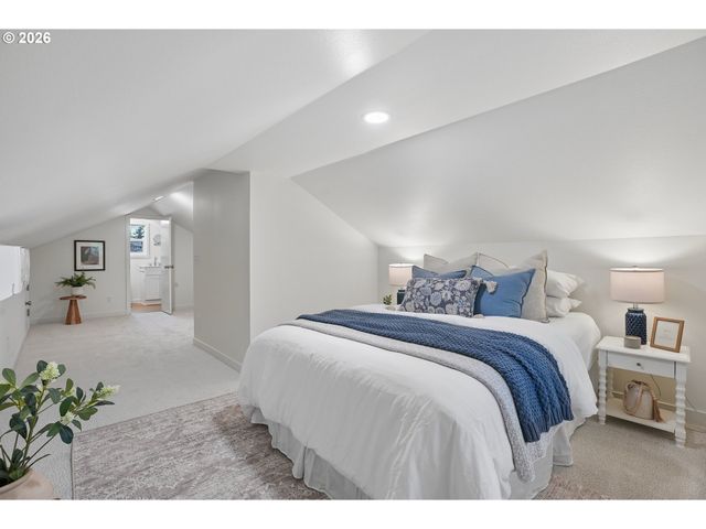 11931 Se RAYMOND St, Portland, OR 97266