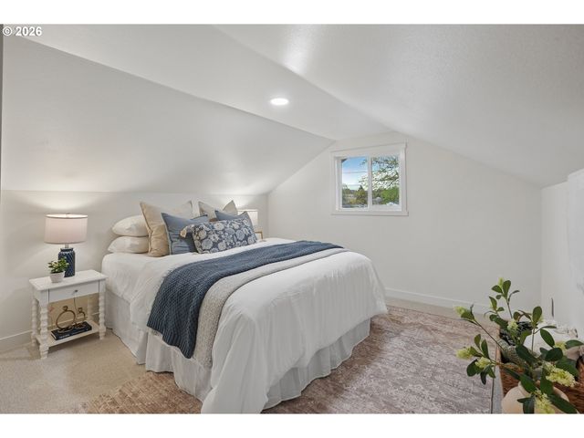 11931 Se RAYMOND St, Portland, OR 97266