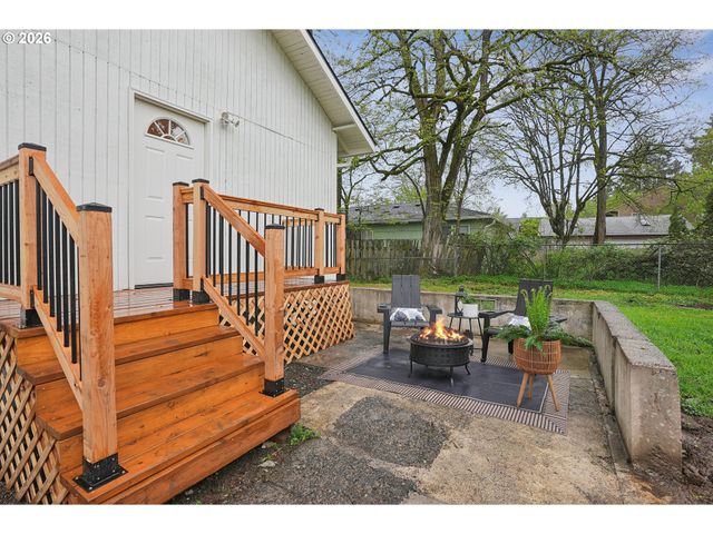 11931 Se RAYMOND St, Portland, OR 97266