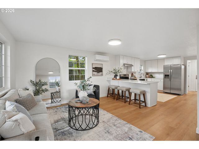 11931 Se RAYMOND St, Portland, OR 97266