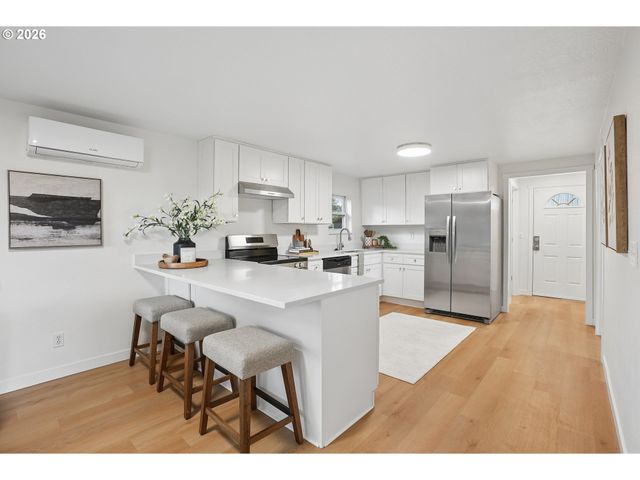 11931 Se RAYMOND St, Portland, OR 97266