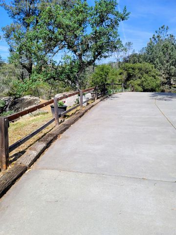 42011 Long Hollow, Coarsegold, CA 93614
