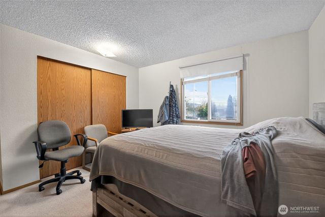 1515 104th St E, Tacoma, WA 98445