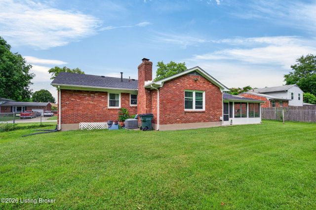 7802 Brynwood Ln, Louisville, KY 40291
