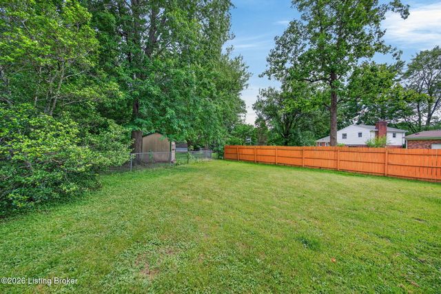 7802 Brynwood Ln, Louisville, KY 40291