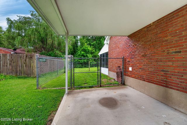 7802 Brynwood Ln, Louisville, KY 40291