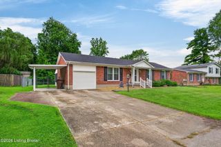 7802 Brynwood Ln, Louisville, KY 40291