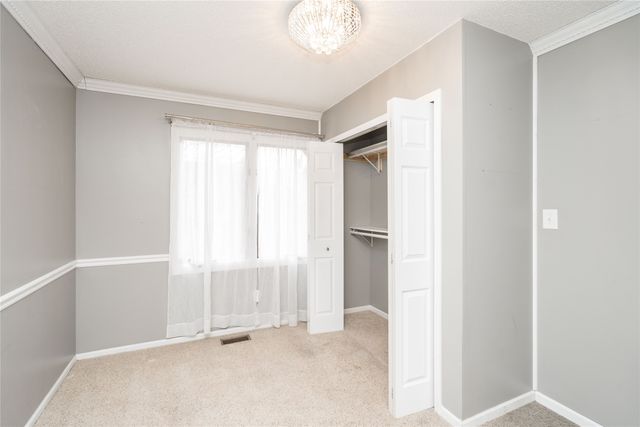 8214 Northview Drive, Urbandale, IA 50322