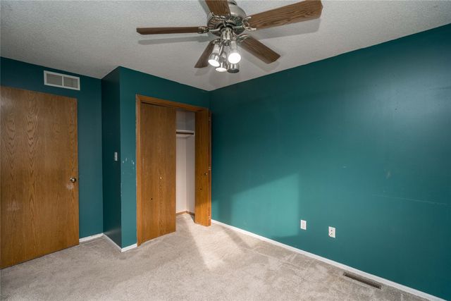 8214 Northview Drive, Urbandale, IA 50322