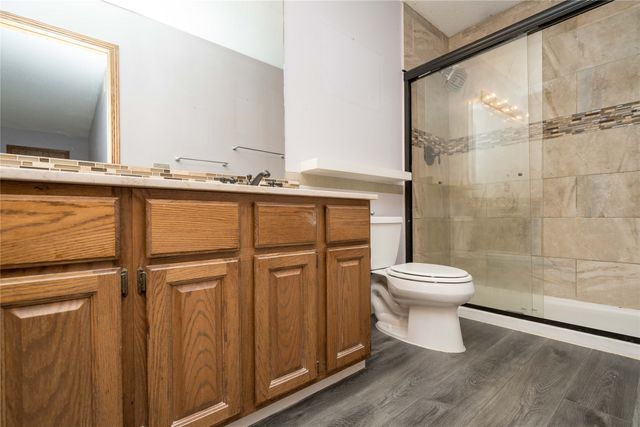 8214 Northview Drive, Urbandale, IA 50322