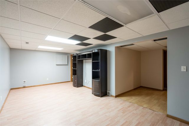 8214 Northview Drive, Urbandale, IA 50322