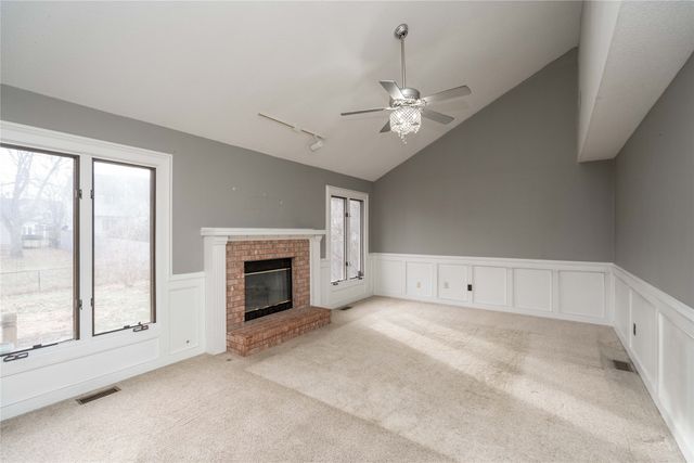 8214 Northview Drive, Urbandale, IA 50322