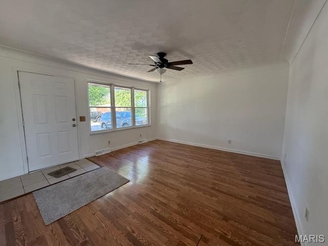 4 Fontainebleau Drive, Granite City, IL 62040