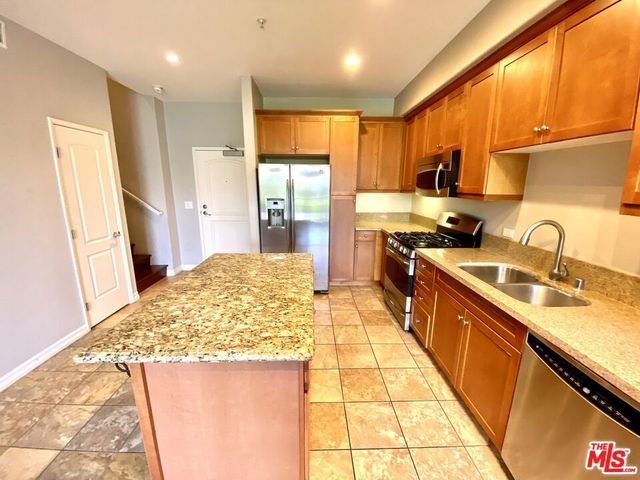 629 Traction Avenue 238, Los Angeles, CA 90013