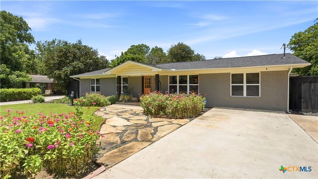 1335 Rivercrest Drive, New Braunfels, TX 78130