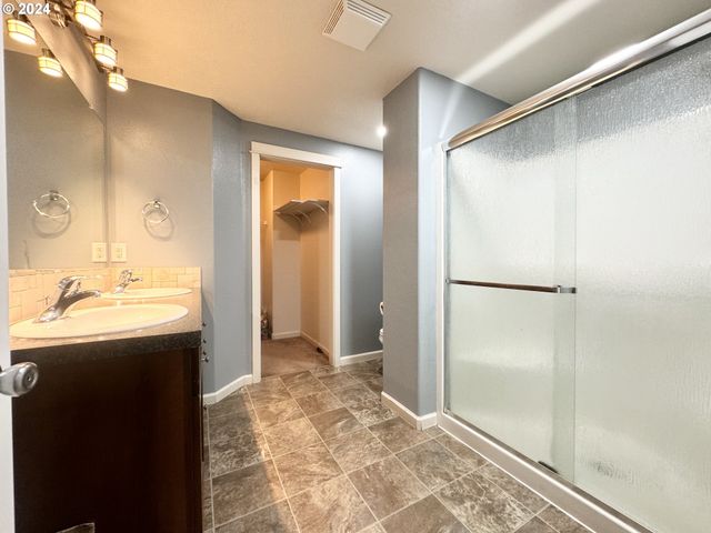3228 DAFFODIL Dr, Mc Minnville, OR 97128