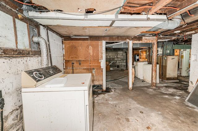 609 N Henry Street, Bay City, MI 48706