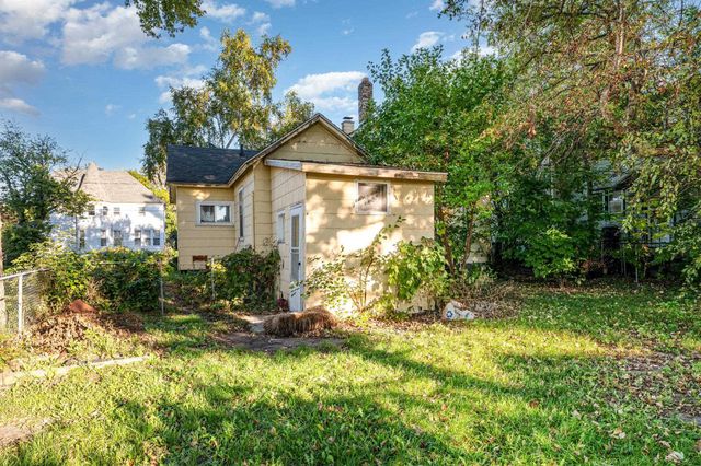 609 N Henry Street, Bay City, MI 48706