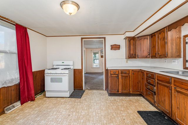 609 N Henry Street, Bay City, MI 48706