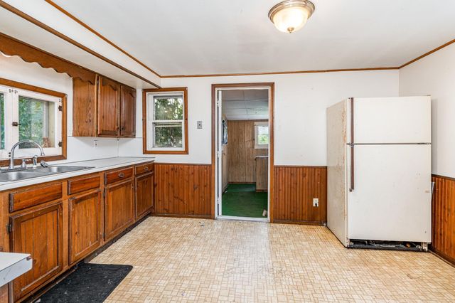 609 N Henry Street, Bay City, MI 48706