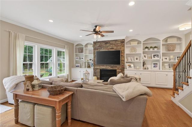 118 Collington RN, Yorktown, VA 23693