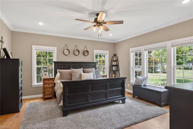 118 Collington RN, Yorktown, VA 23693