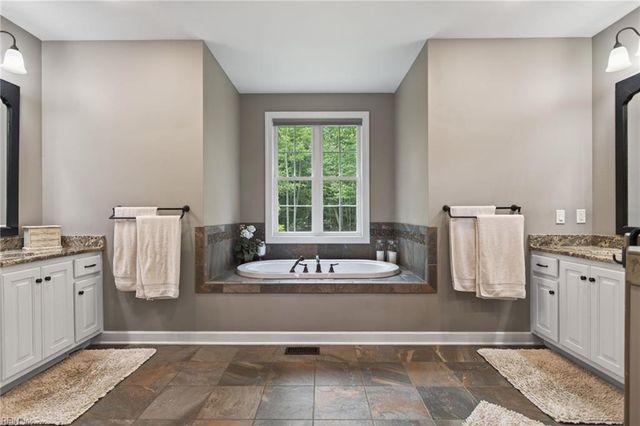 118 Collington RN, Yorktown, VA 23693