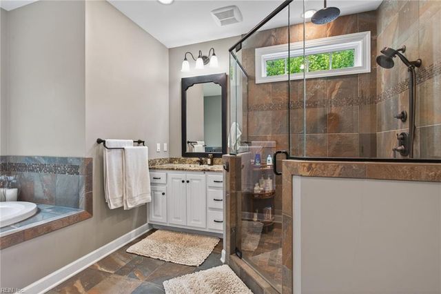 118 Collington RN, Yorktown, VA 23693