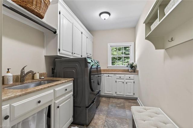 118 Collington RN, Yorktown, VA 23693