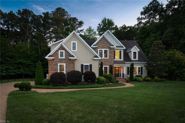 118 Collington RN, Yorktown, VA 23693