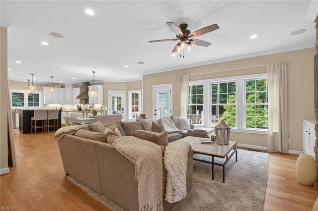 118 Collington RN, Yorktown, VA 23693