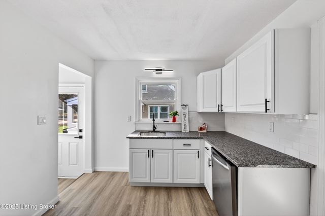 4111 Millcreek Dr, Louisville, KY 40216