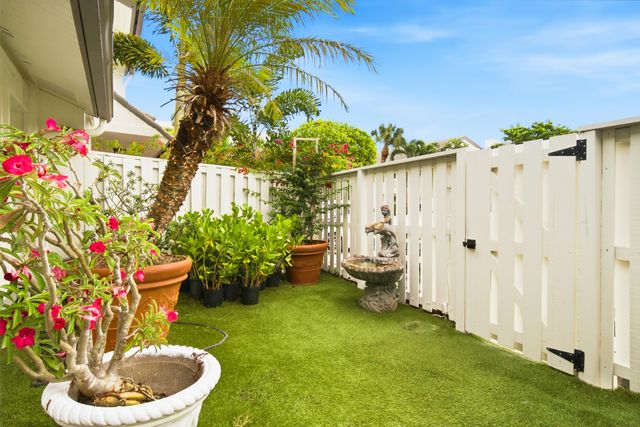 3543 S Ocean Boulevard 107, South Palm Beach, FL 33480