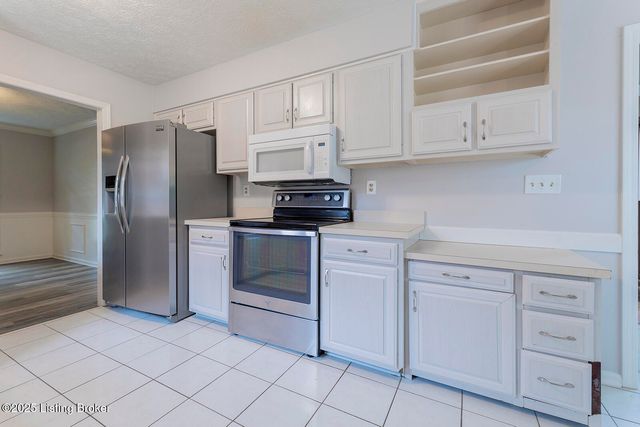 2901 Creekside Dr, Louisville, KY 40241