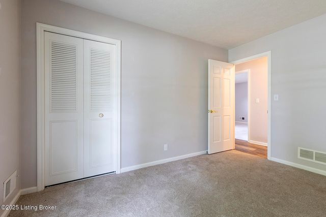 2901 Creekside Dr, Louisville, KY 40241