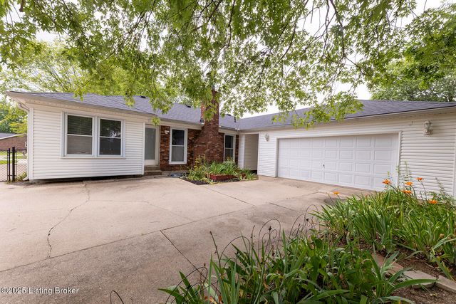 2901 Creekside Dr, Louisville, KY 40241