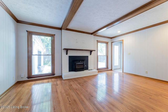 2901 Creekside Dr, Louisville, KY 40241