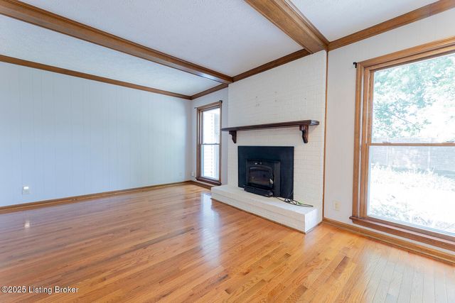 2901 Creekside Dr, Louisville, KY 40241