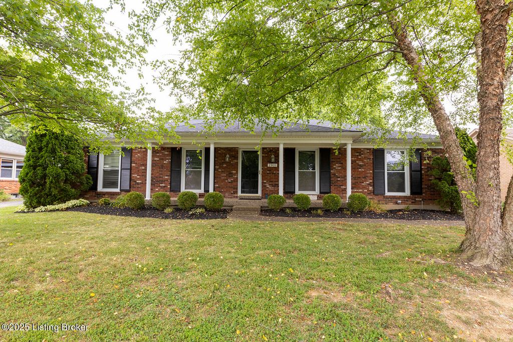 2901 Creekside Dr, Louisville, KY 40241