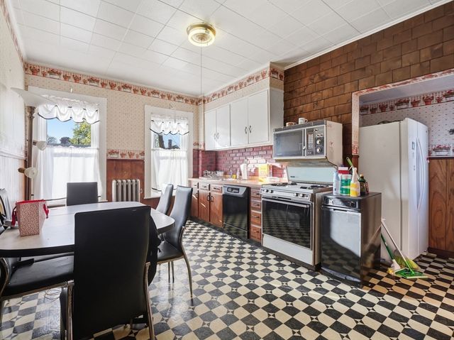 7 Sheldon St, Boston, MA 02131