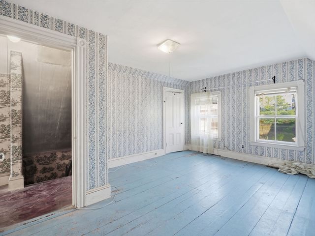 7 Sheldon St, Boston, MA 02131
