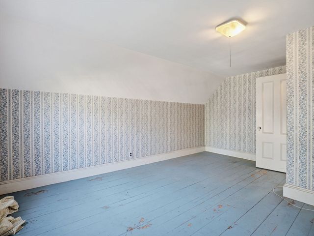 7 Sheldon St, Boston, MA 02131