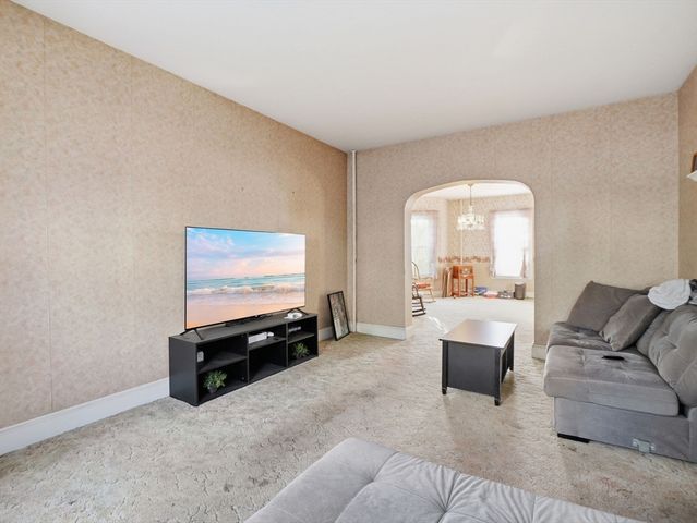 7 Sheldon St, Boston, MA 02131