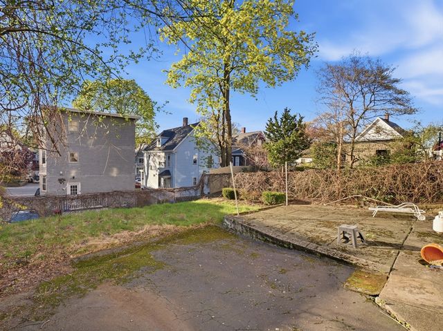 7 Sheldon St, Boston, MA 02131