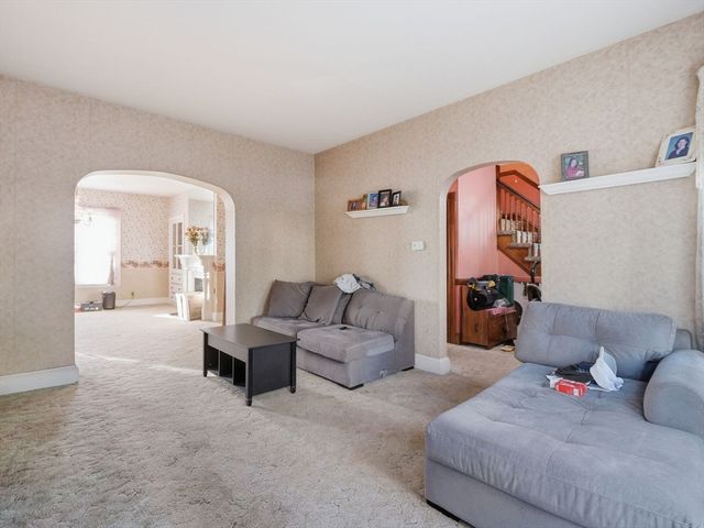 7 Sheldon St, Boston, MA 02131
