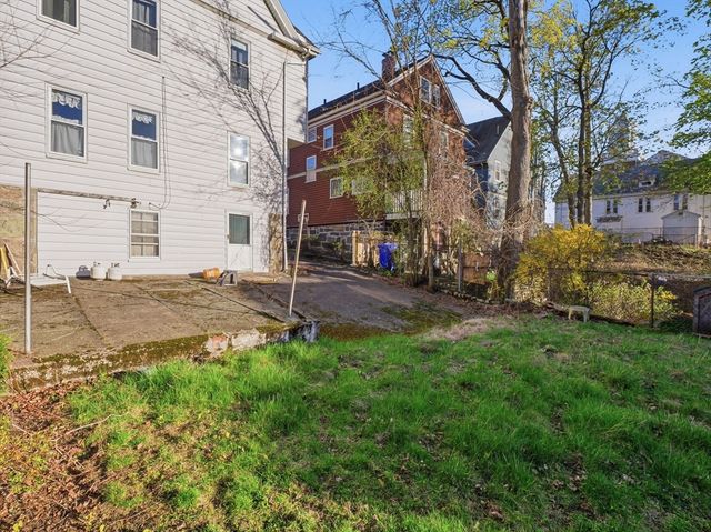 7 Sheldon St, Boston, MA 02131