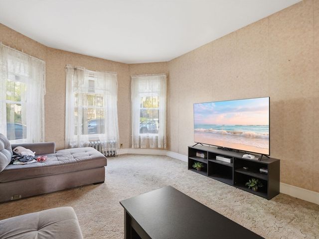 7 Sheldon St, Boston, MA 02131